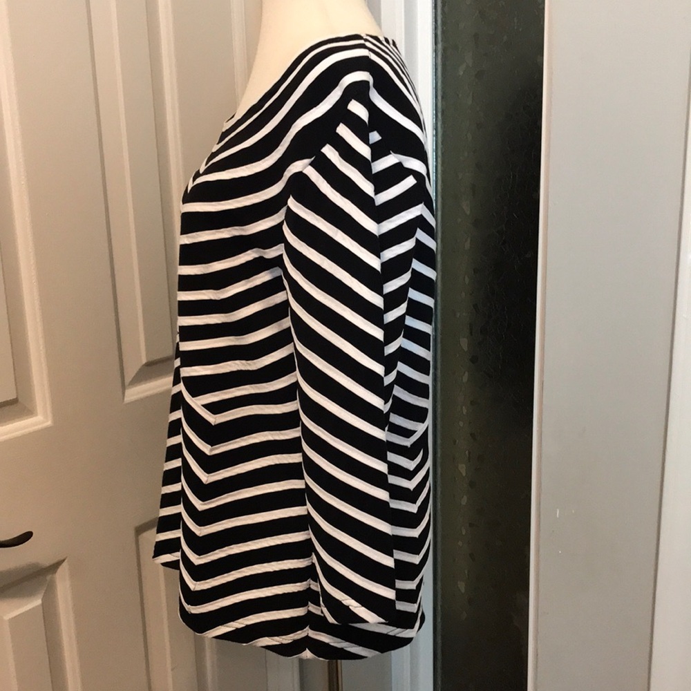 Like-new! Black and White Striped Knit Top - Picture 3 of 10